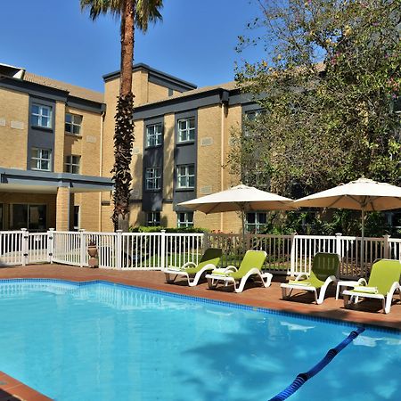 Holiday Inn Johannesburg Airport By Ihg Kempton Park Esterno foto