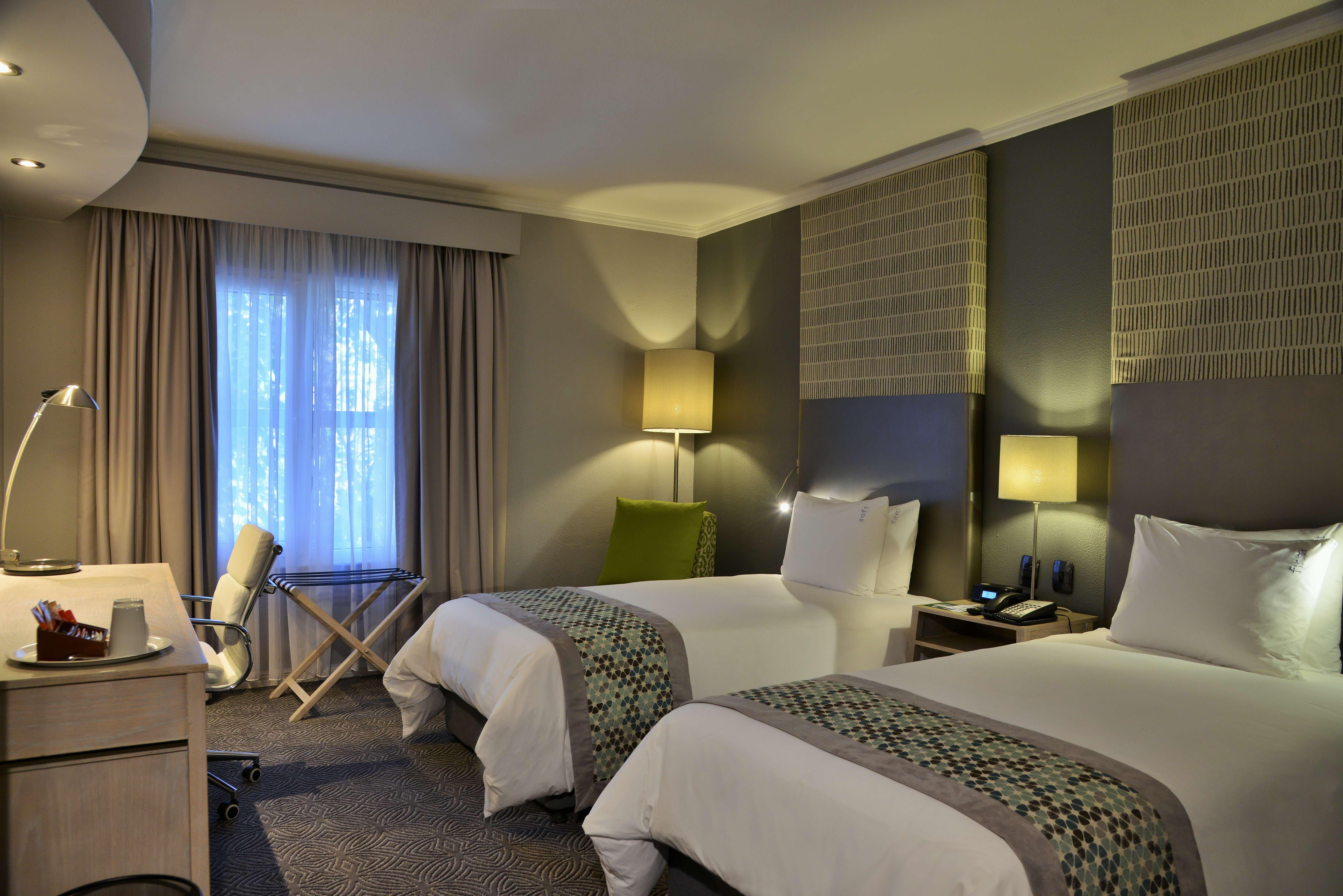 Holiday Inn Johannesburg Airport By Ihg Kempton Park Esterno foto