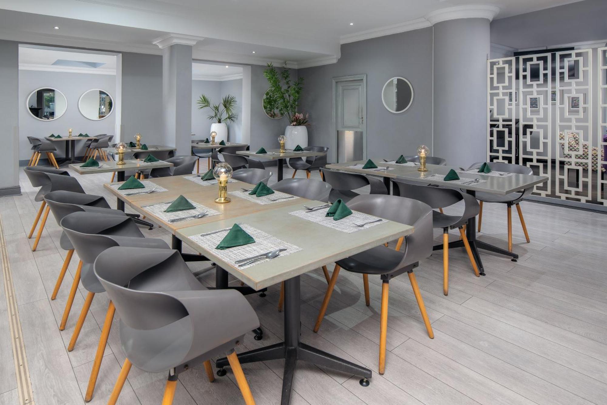 Holiday Inn Johannesburg Airport By Ihg Kempton Park Esterno foto
