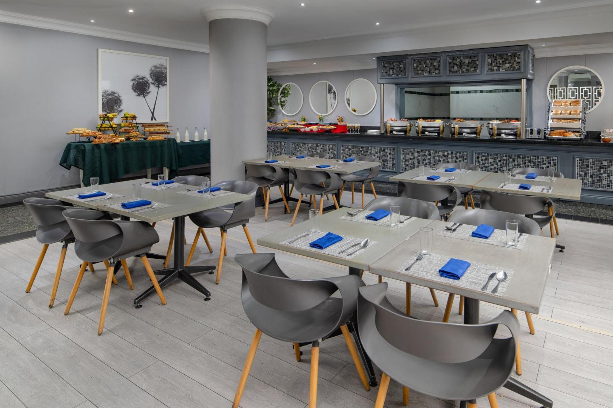 Holiday Inn Johannesburg Airport By Ihg Kempton Park Esterno foto