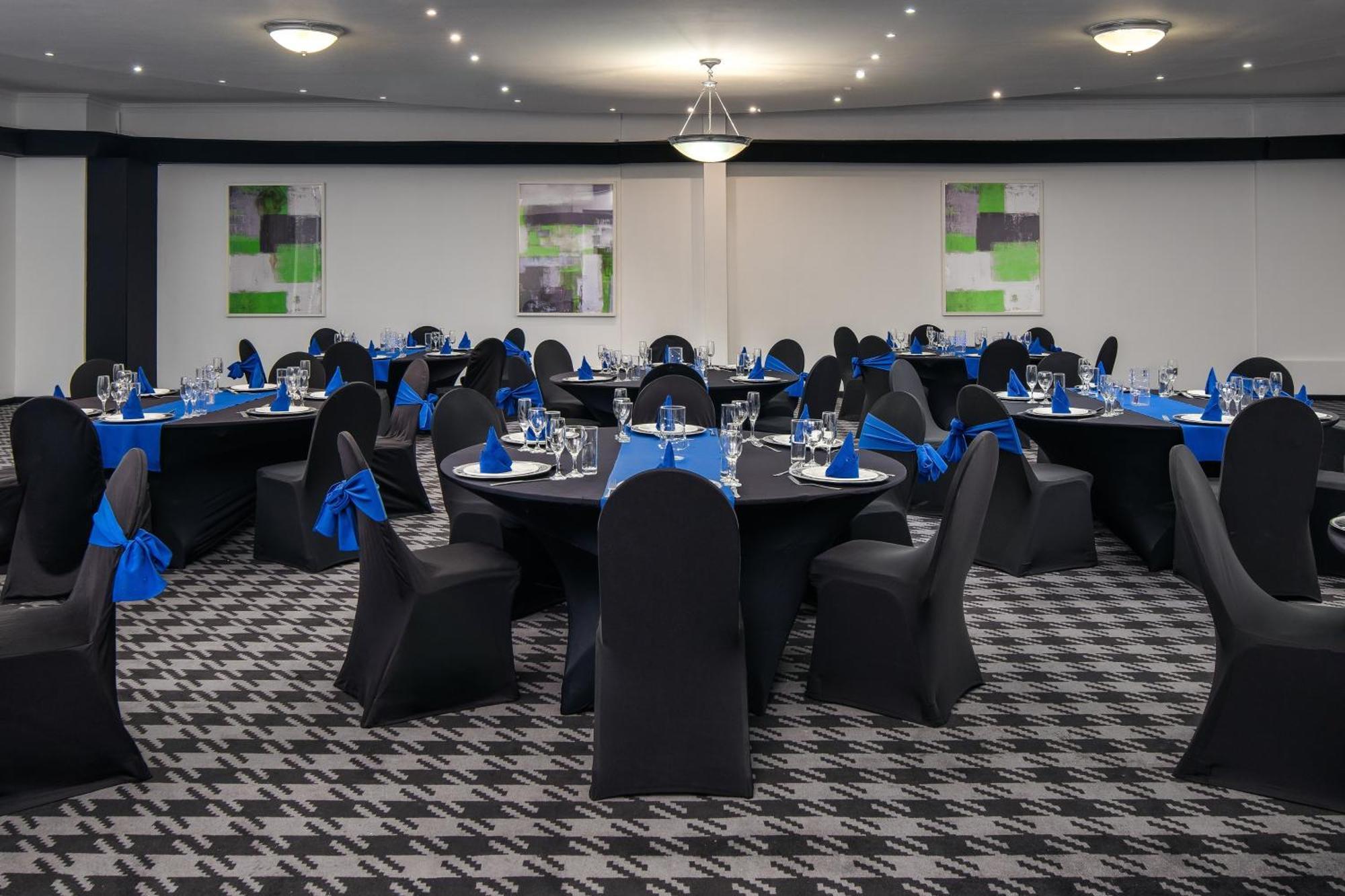 Holiday Inn Johannesburg Airport By Ihg Kempton Park Esterno foto