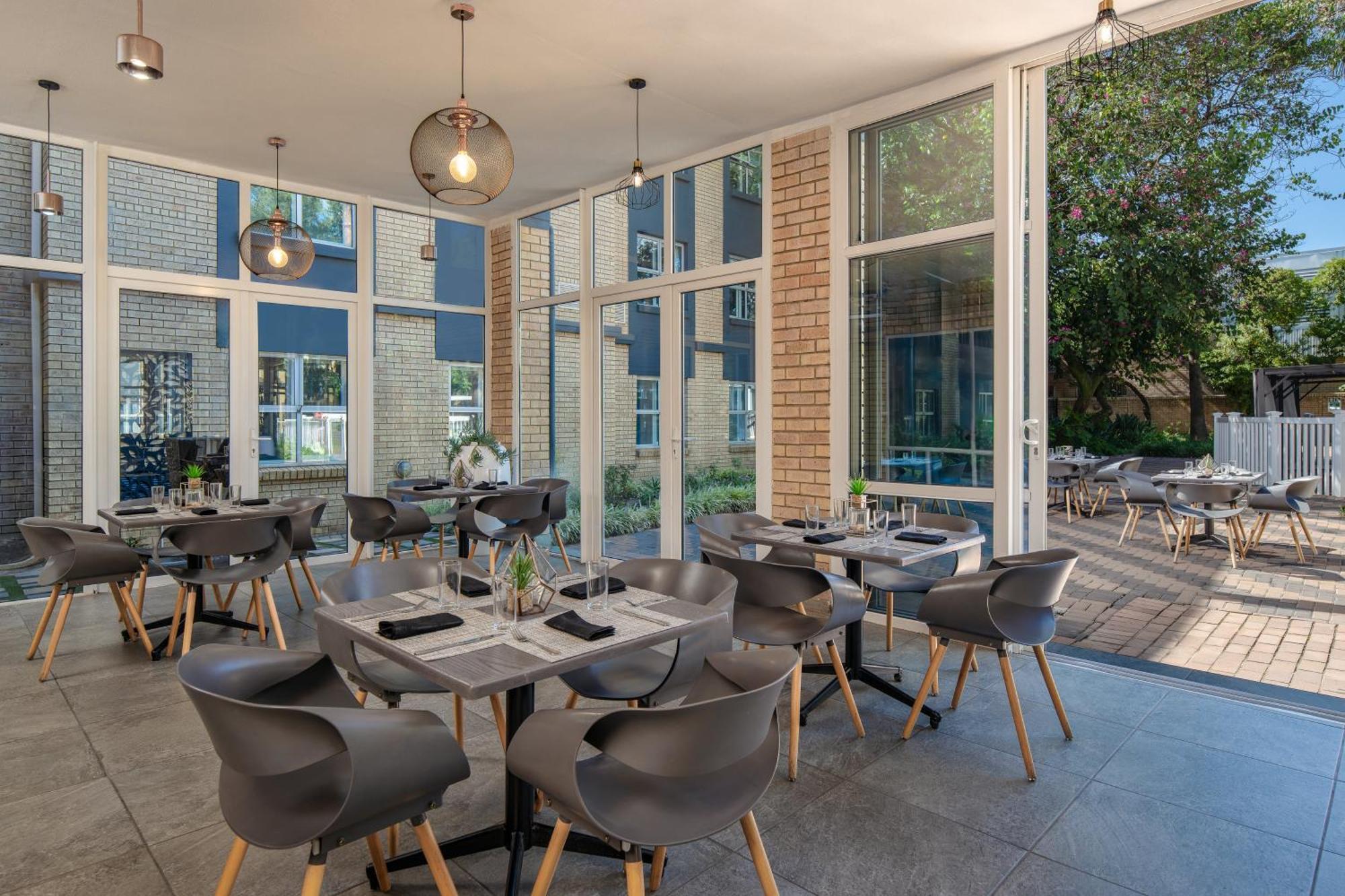 Holiday Inn Johannesburg Airport By Ihg Kempton Park Esterno foto